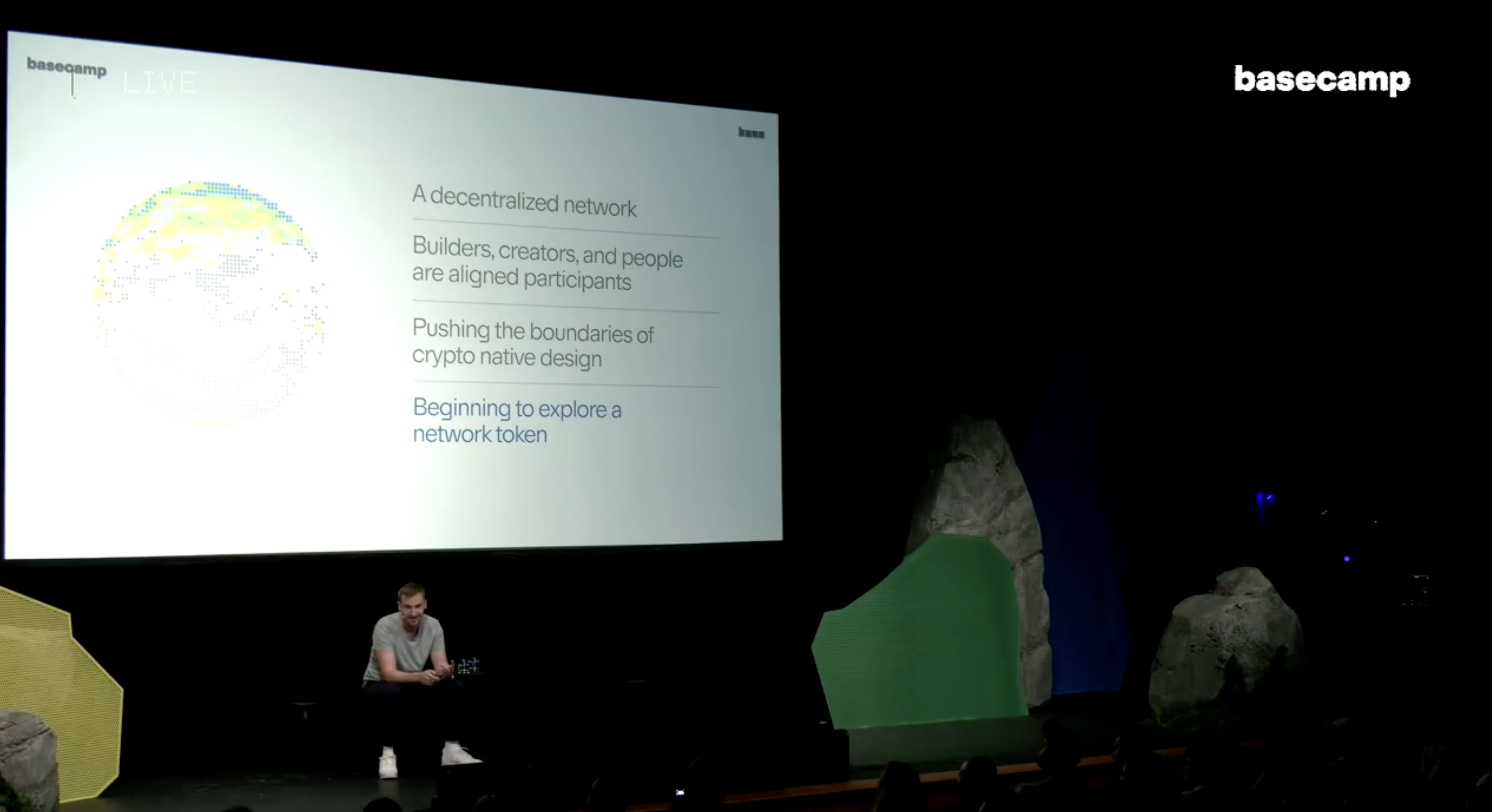 Base鏈創辦人震撼發言：考慮發行原生代幣，說好的不發幣呢？