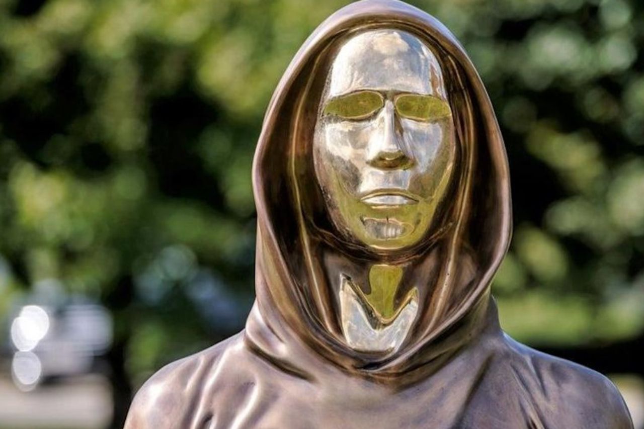 全球第二座中本聰雕像！薩爾瓦多打造比特幣海灘，抱緊523萬鎂BTC