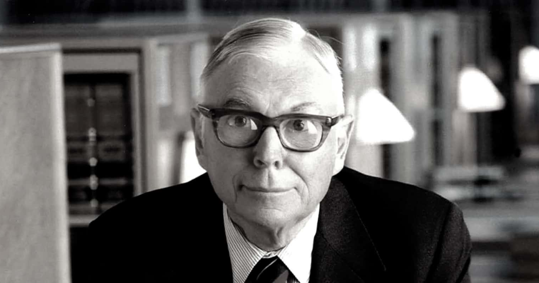 曾罵比特幣是「毒氣彈」！巴菲特戰友查理蒙格逝世，生前曾透露「12 條投資觀點」